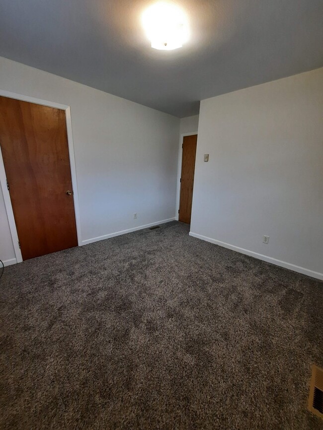 3039 Runway Ave, Eau Claire, WI 54703 - photo 5