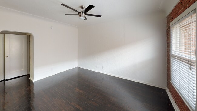 St. Andrews Manor Apartments...Charming Apartments...1920's Classic Brick..Newly Remodeled Building!, Los Angeles, CA 90005 - photo 5