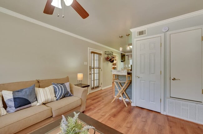 220 Mitchell St unit ID1314861P, Nacogdoches, TX 75965 - photo 4