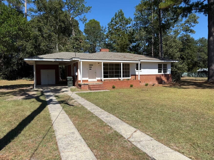1609 Woodrow Ave, Dublin, GA 31021 - photo 1