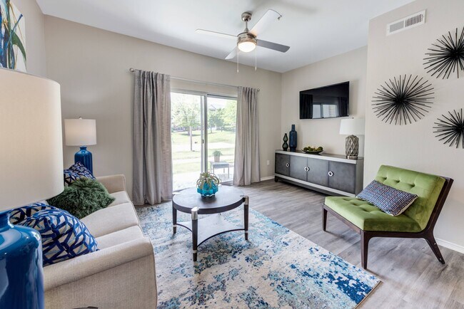 Avalon Oaks Apartments, Columbus, OH 43228 - photo 2