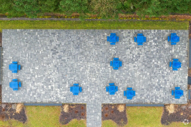 Coman School has a fun outdoor area for lunch.