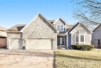 1113 SW Blazing Star Dr, Lee's Summit, MO 64081