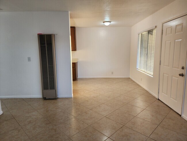 7117 Murray Ln unit A, Yucca Valley, CA 92284 - photo 3