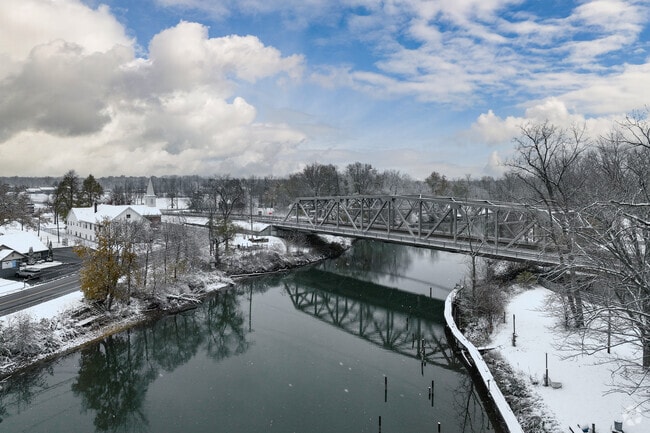 Tonawanda Creek winds through Pendleton, providing fishing and boating opportunities.