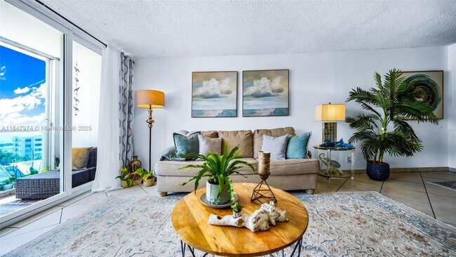 Aquasol unit 7B, Miami Beach, FL 33141 - photo 6