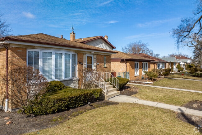 Single-story ranch homes line the streets of Barcelona.