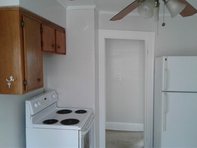 1673 Victoria Ave unit 2, Lakewood, OH 44107 - photo 5