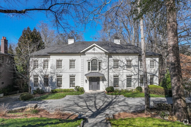Peachtree Heights homes include luxurious colonials.