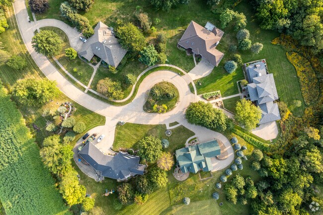 Several cul-de-sacs give many Walnut Ridge homes a secluded feeling.