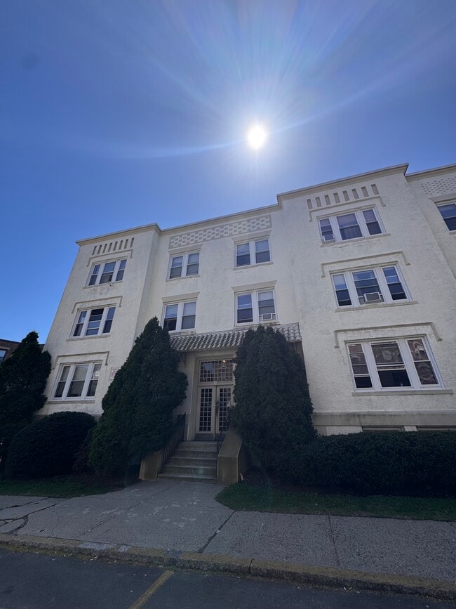 6 Radcliffe Rd unit 1-3, Allston, MA 02134 - photo 3