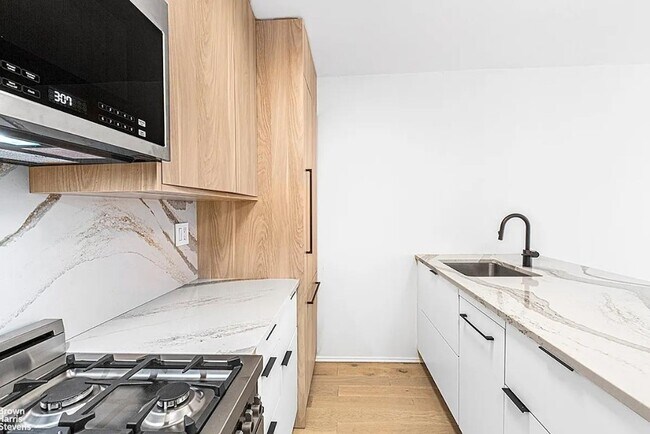 Grand Chelsea unit 3I, New York, NY 10011 - photo 3