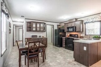 17144 Canterbury Cir, Holly, MI 48442