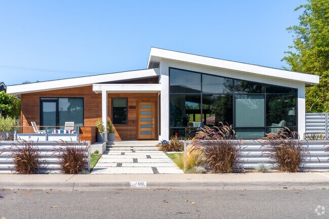 Beautiful modern architectural builds are popping up in Downtown Costa Mesa.