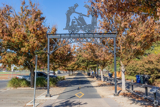 The Virginia Corridor Trailway is a paved passage connecting Aurora to other parts of Modesto.