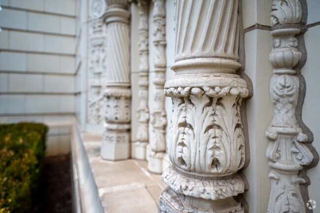Many of the apartment buildings in Sheridan-Kalorama are older and feature beautiful details.