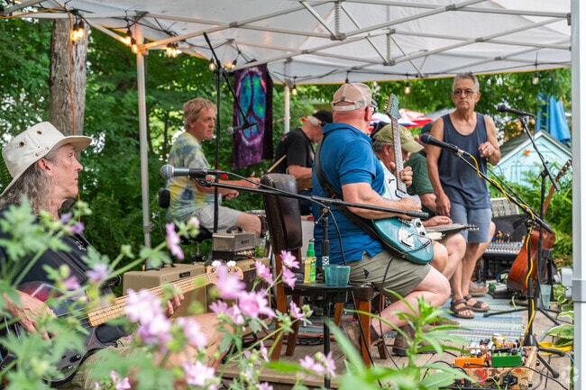 Hartland residents love live music and tasty meals at Skunk Hollow Tavern.