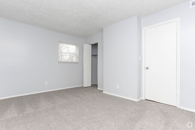 2BR, 1BA - 825 SF - Bedroom
