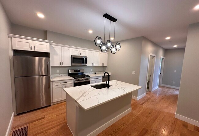 16 Baker Ct unit 1, Dorchester, MA 02125 - photo 2
