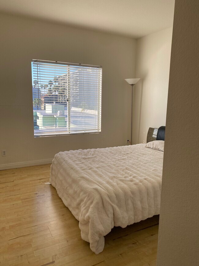 Manhattan Regency, Los Angeles, CA 90020 - photo 7