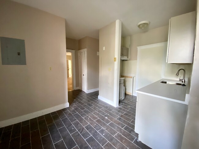 20 Alton Place unit 3, Brookline, MA 02446 - photo 2
