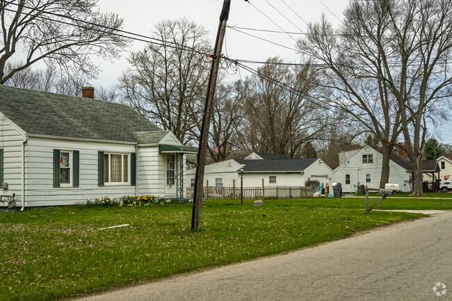 Older houses in South Benham offer fixer-upper opportunities for new homeowners.