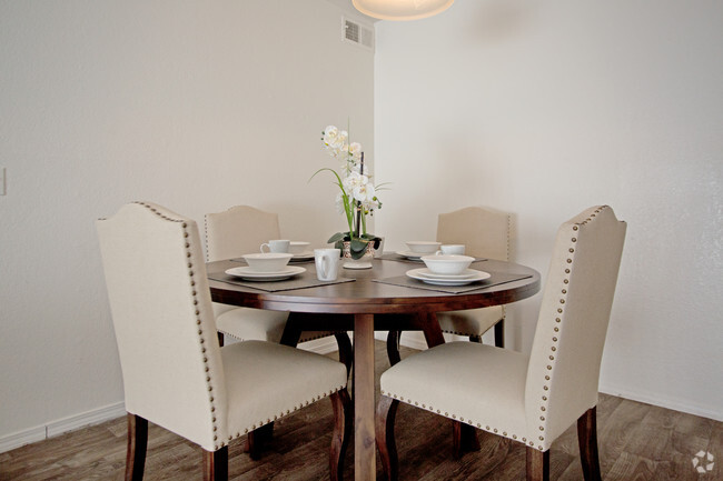 1BR, 1BA - 578 SF