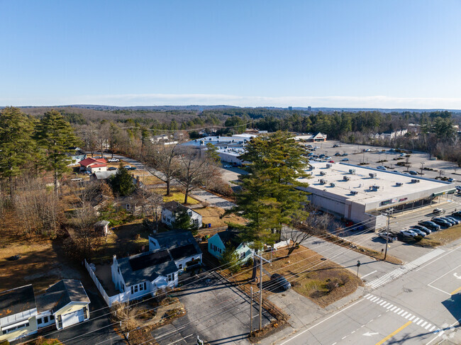 Namaste Montessori School in Goffstown, New Hampshire serves 15 students in grades K-4.