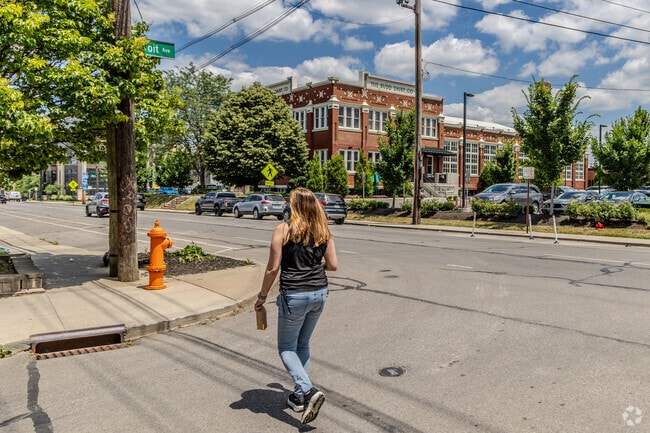 The streets of Italian Village has marked cross walks and one way streets.
