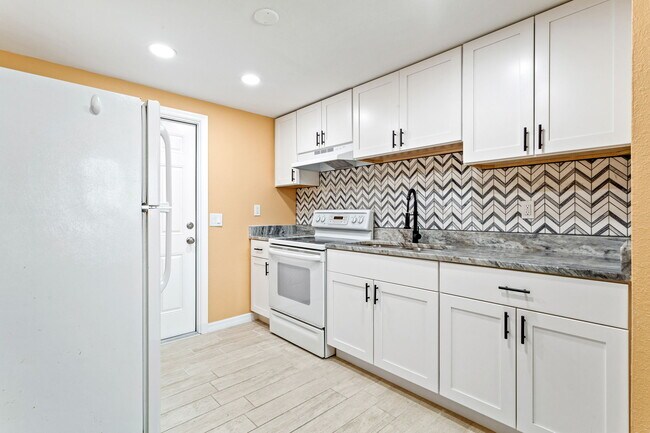 2139 Ranchita Trail, Holiday, FL 34690 - photo 6