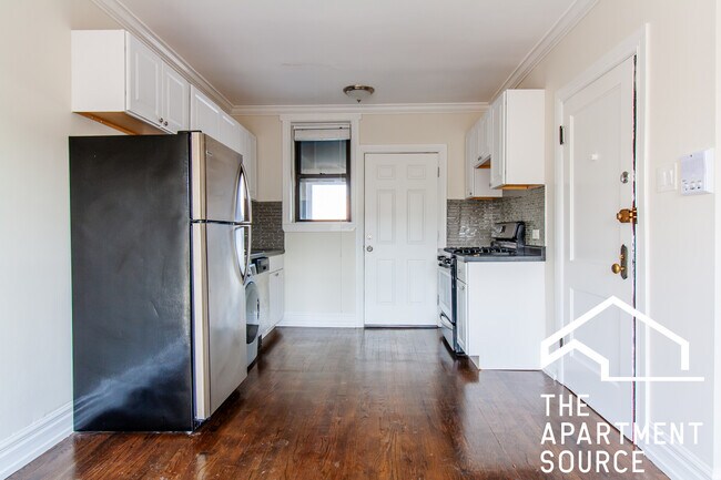 1056 W Lill Ave unit 2, Chicago, IL 60614 - photo 3