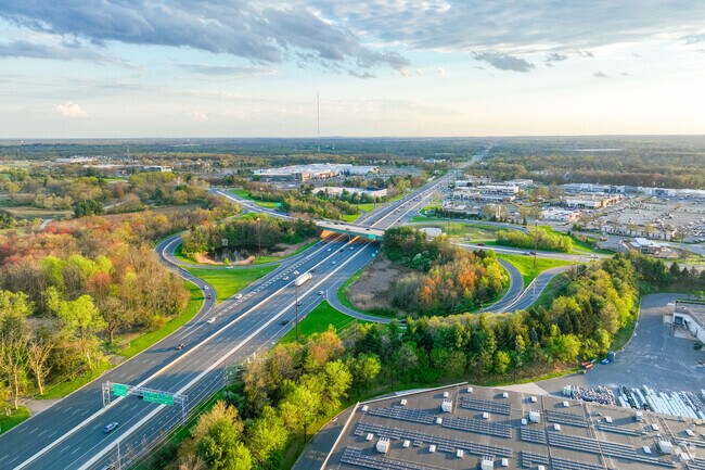 Hopewell residents can enjoy easy, low traffic commutes to major roadways.