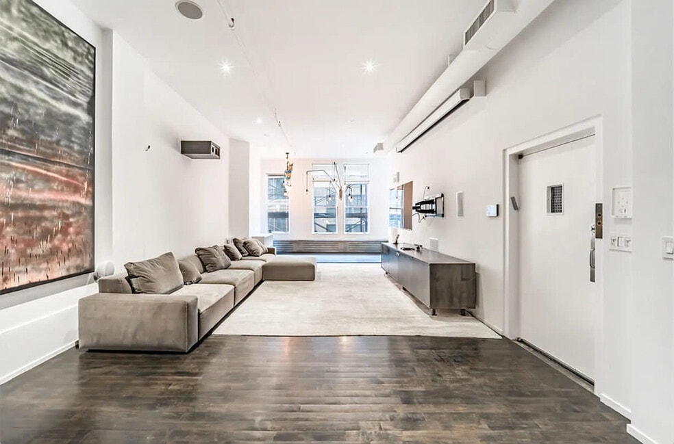 20 E 17th St unit ID1256826P, New York, NY 10003 - photo 1