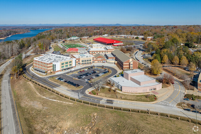 Gainesville High School serves students from 9th to 12th grade.