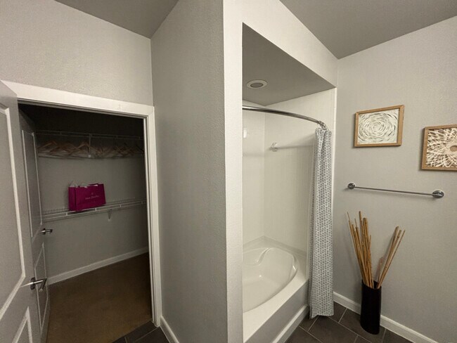 4300 Cromwell Dr unit b1, Kyle, TX 78640 - photo 7