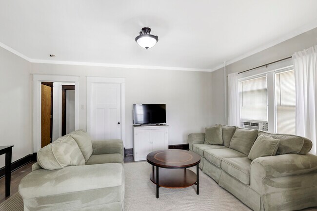 603 W Green St unit 2E, Urbana, IL 61801 - photo 4