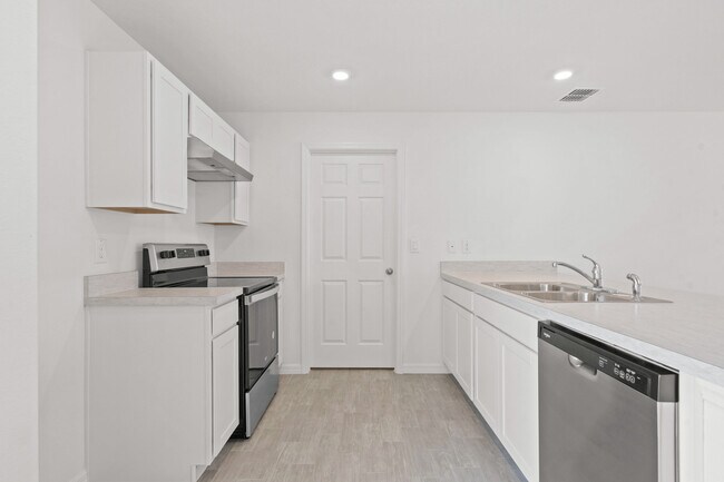 317 Broward Ave, Lehigh Acres, FL 33974 - photo 6