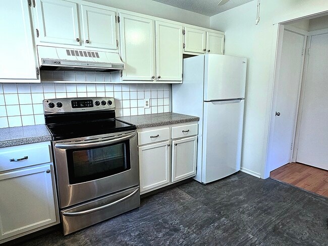 563 Heritage Village unit F, Southbury, CT 06488 - photo 7