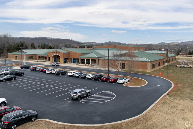 Brooks Elementary School has a 14 to 1 student to teacher ratio.