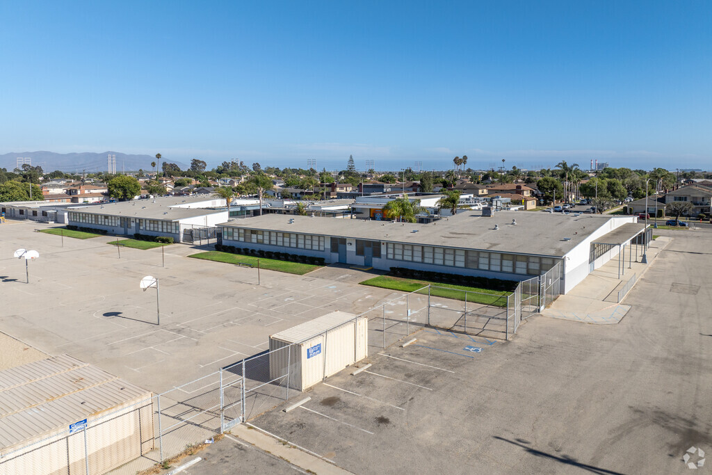 Julien Hathaway Elementary School received a C- from Niche.
