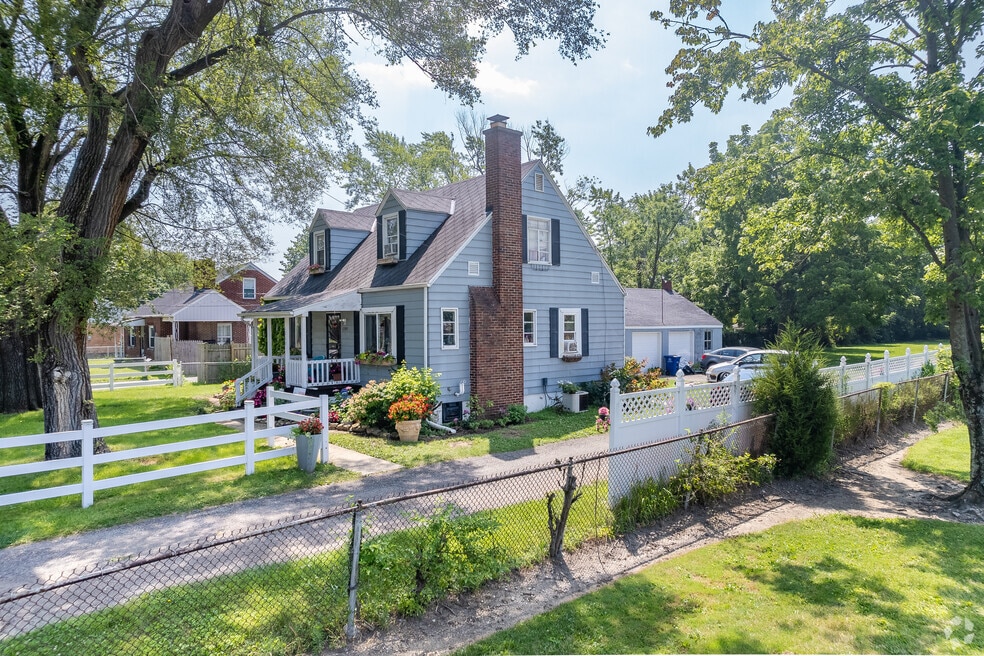 Innis Gardens Village