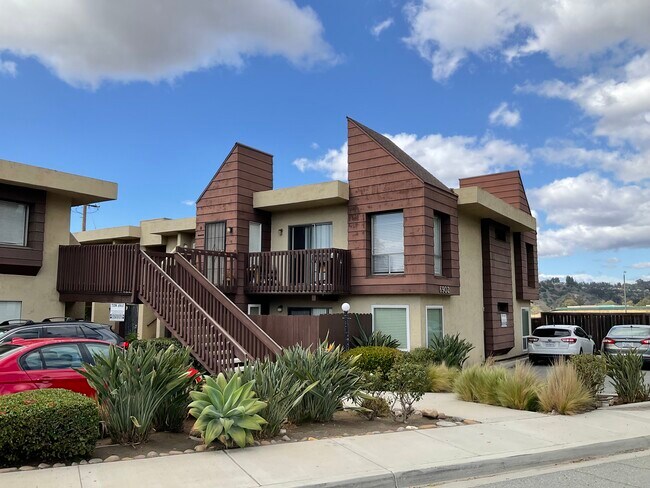 6902 Mission Gorge Rd unit B, San Diego, CA 92120 - photo 2