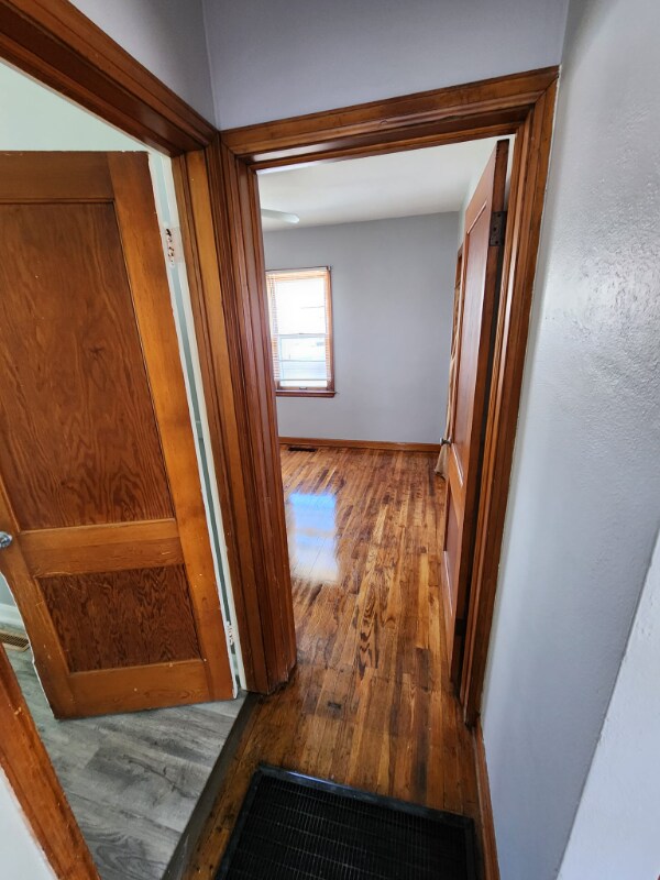 1450 30th St NE, Cedar Rapids, IA 52402 - photo 6