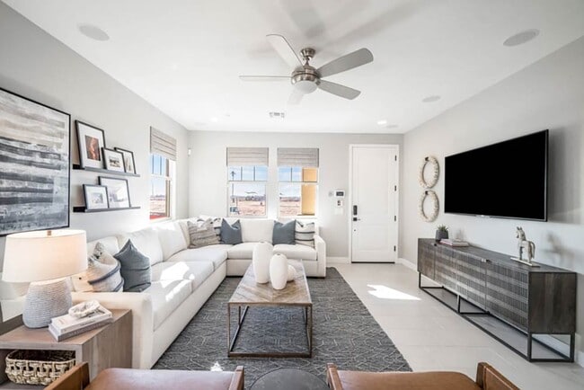 10046 W Piccadilly Rd, Avondale, AZ 85392 - photo 7