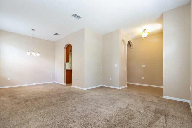 8101 Pea Tree Ct, Trinity, FL 34655 - photo 3