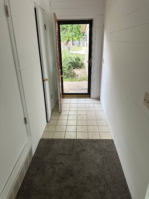 9004 David Cir, Omaha, NE 68138 - photo 4