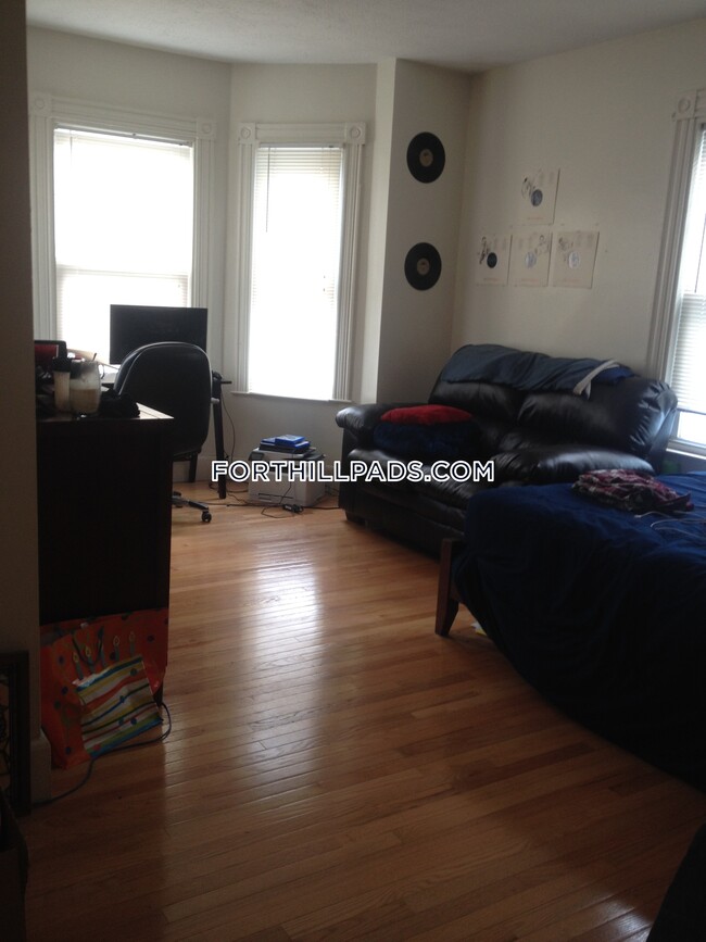 190 Highland St Unit 2, Boston, MA 02119