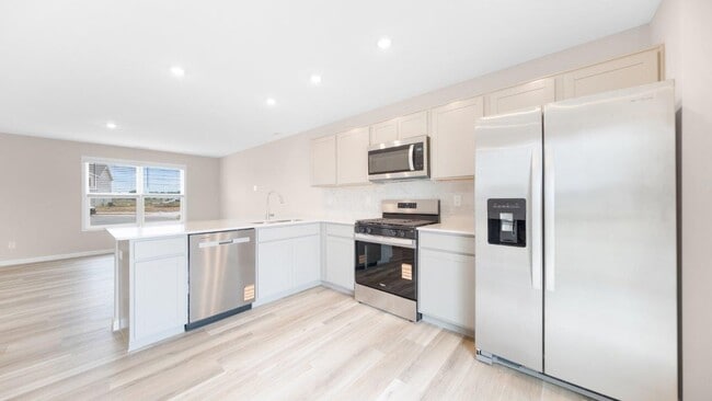 2880 Greenacre Ct, Warsaw, IN 46582 - photo 4