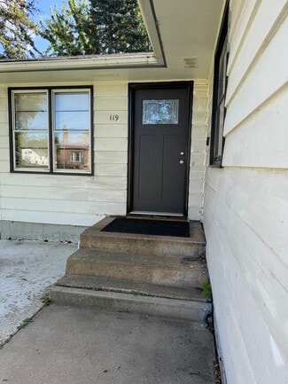 119 4th St SW Unit Upper Unit, Forest Lake, MN 55025