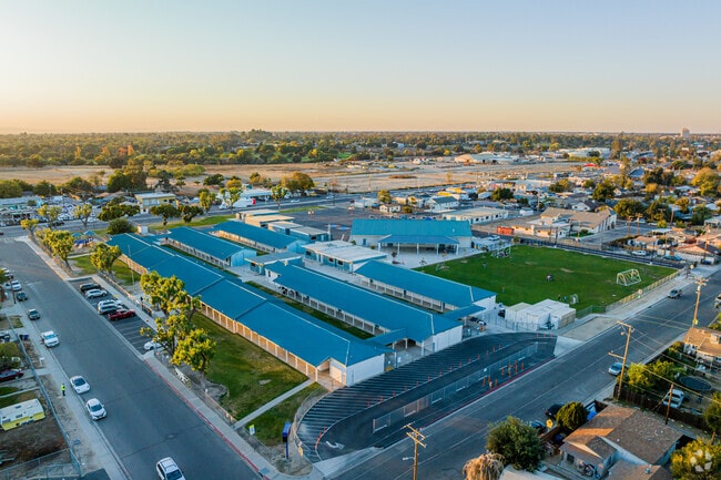 Shackelford Elementary School scores a 3/10 on GreatSchools.org.